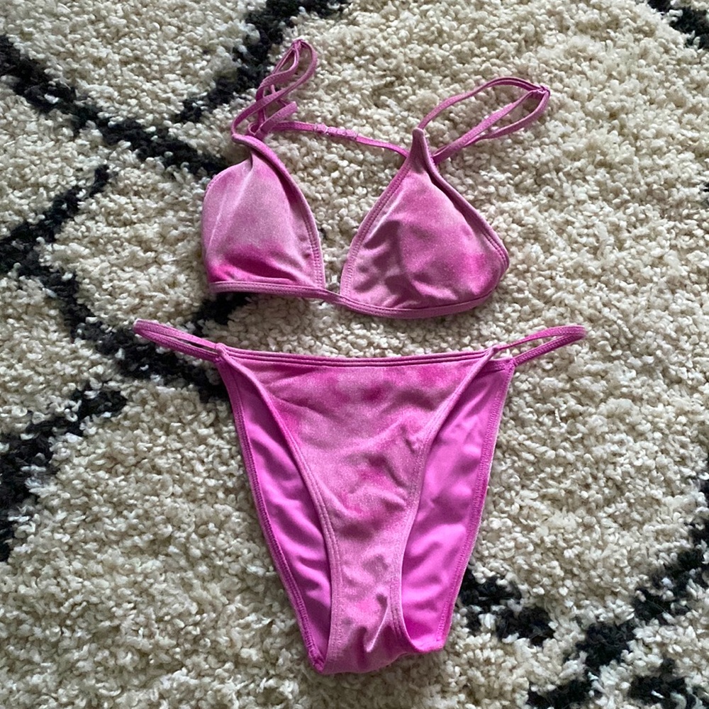 Brand new Pacsun Kendall & Kylie bikini top and bottom pink size small